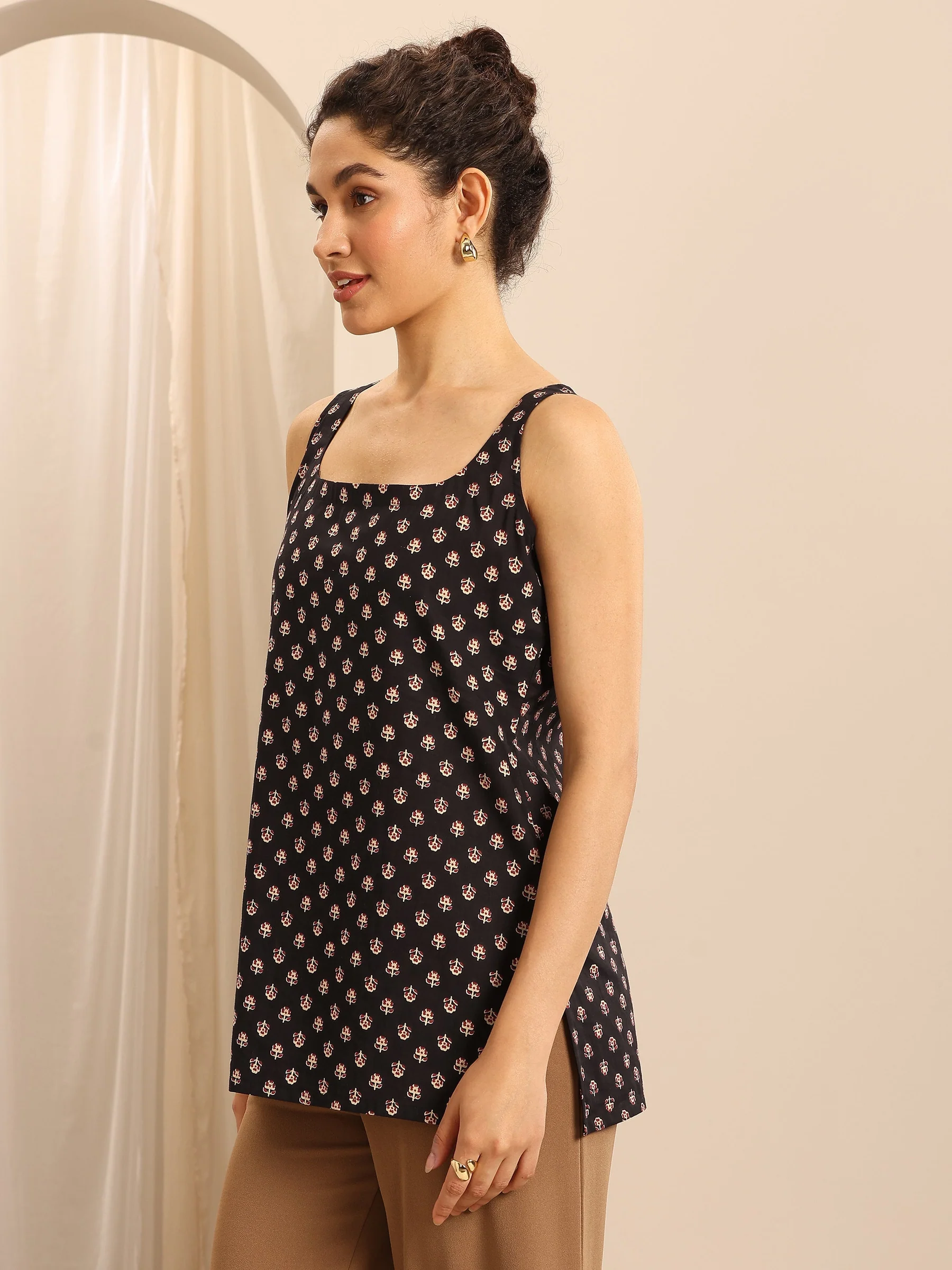 Black Printed Cotton Blend Straight Short Kurti - Image 3